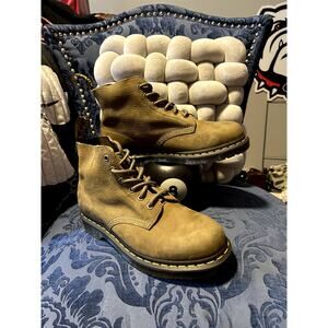 Dr Martens Olive Green Suede 101 UB size 7/EU 38
